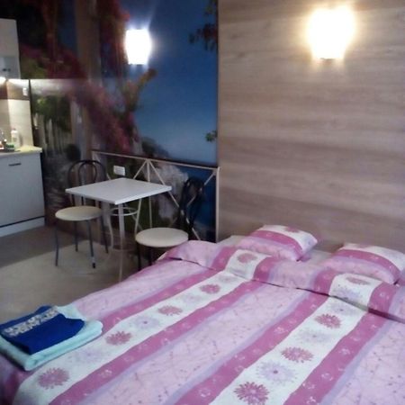 Студия На Французском Бульваре 36 Charkiv Esterno foto